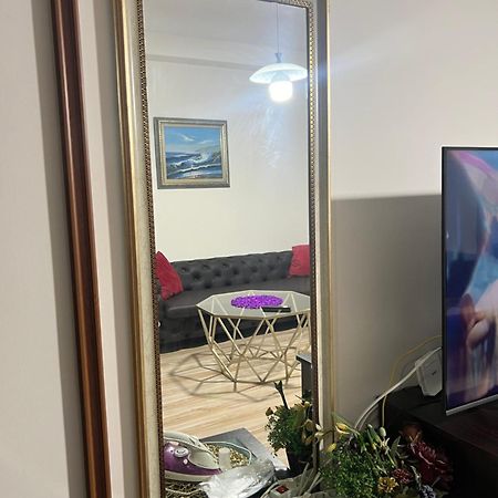 Ergi'S Studio Apartment Тирана Екстер'єр фото