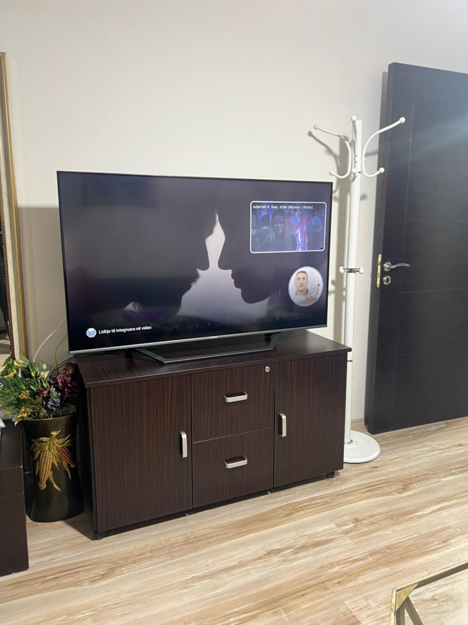 Ergi'S Studio Apartment Тирана Екстер'єр фото
