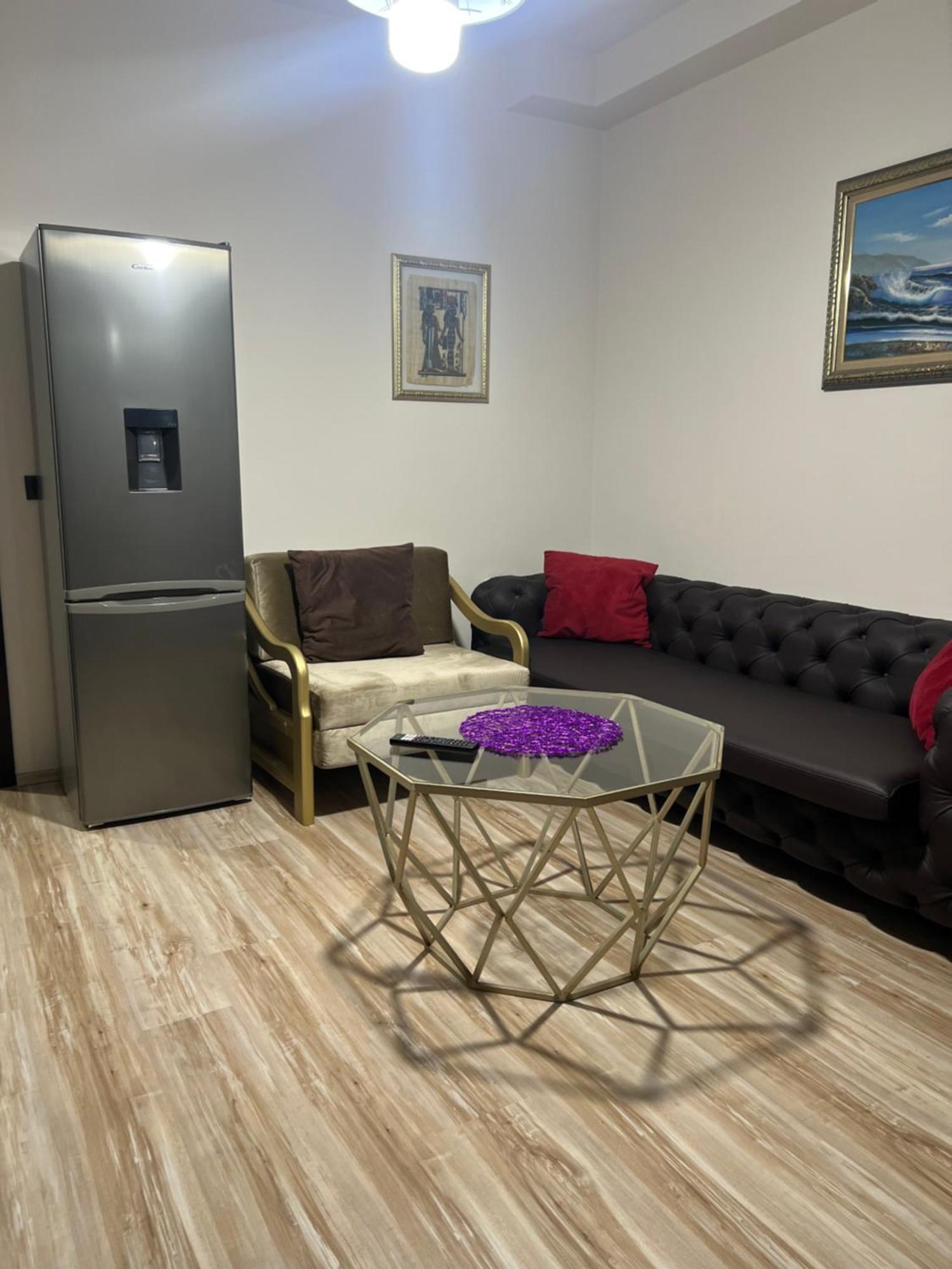 Ergi'S Studio Apartment Тирана Екстер'єр фото
